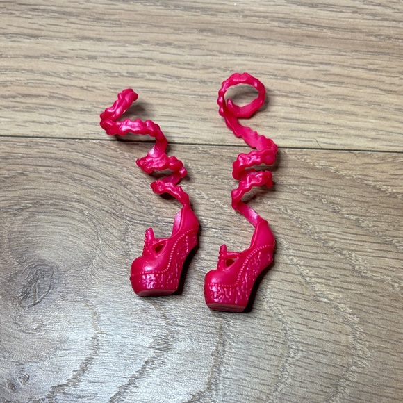 Monster High Lagoona Blue "Dance Class" doll shoes - Picture 2 of 4